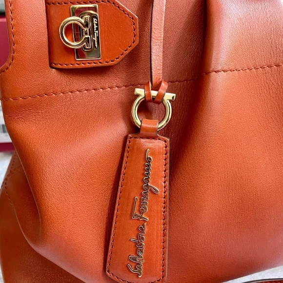 Salvatore Ferragamo Soft W Terracotta bull leather - Picture 7 of 17